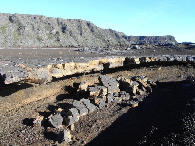 Effondrements dus à l'érosion par l'eau et le vent