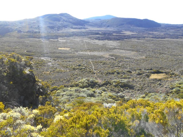 Nombreux panoramas en direction de la Plaine des Sables