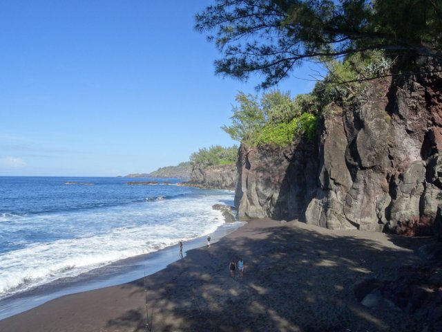 Magnifique petite plage qui peut être dangereuse à marée haute