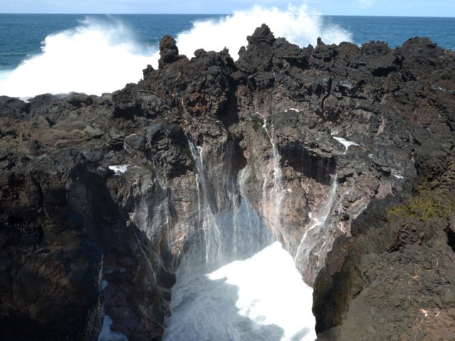 Ne pas manquer le gouffre et l'arche naturelle à 300 mètres de l'arrivée