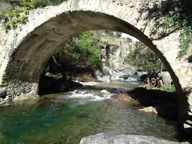 Ne pas manquer la courte descente au pont du Moulin