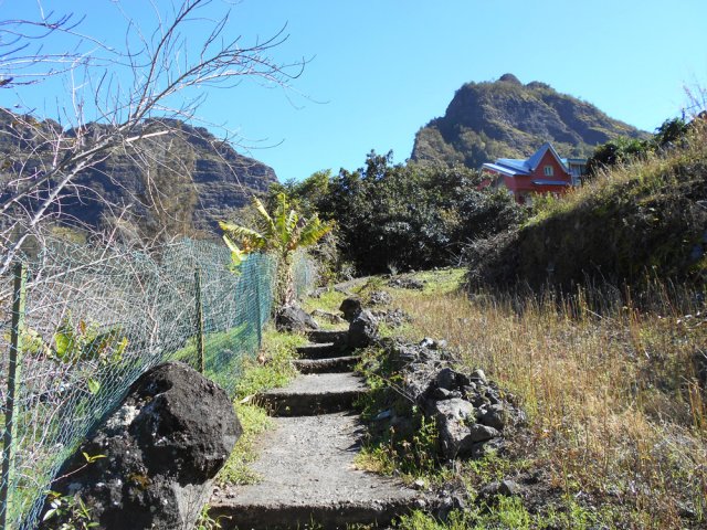 Le sentier des Gaulettes avant l'arrivée au Chemin des Gaulettes