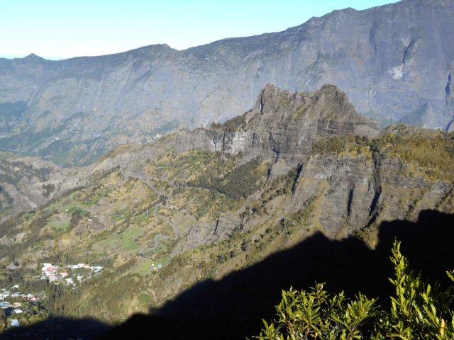 Vue inhabituelle de Palmiste Rouge et du Gros Morne de Gueule Rouge sous un angle inédit