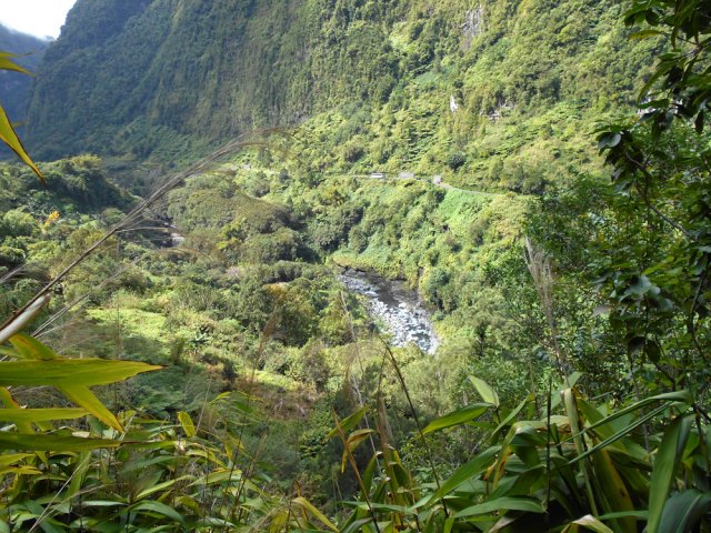 Point de vue sur la rivière et la D45 depuis le point haut