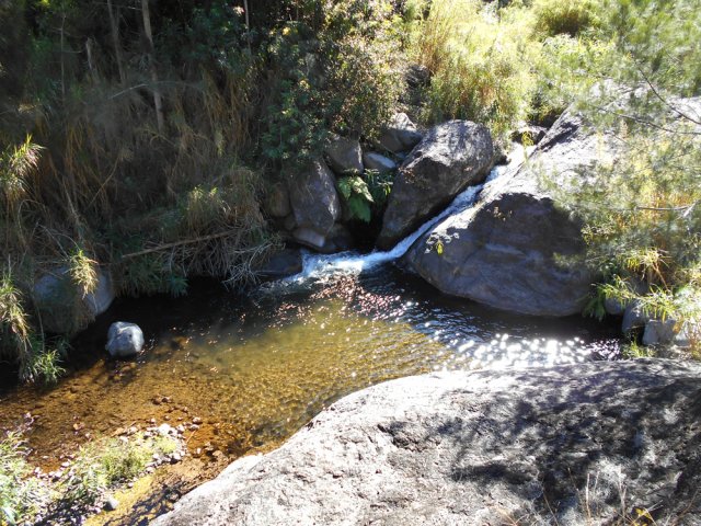 Un petit bassin proche du gué peut servir de coin baignade