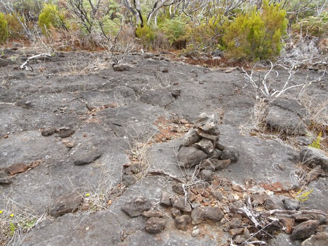 Quelques cairns rassurants subsistent en cas d'hésitation