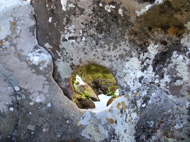 Une trouée entre deux petits bassins