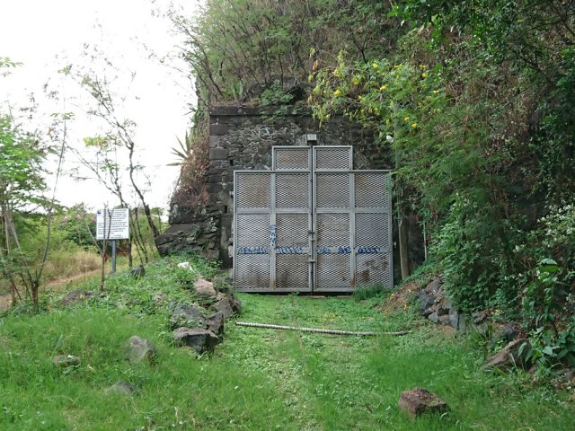Entrée du tunnel de la Ravine à Jacques à la Grande Chaloupe