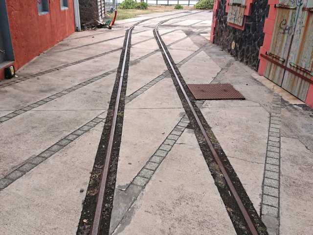 Rails au niveau de l'ancienne gare de Saint-Denis