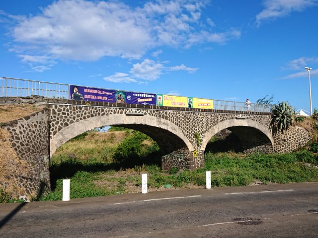 Le pont qui franchit la Ravine Blanche