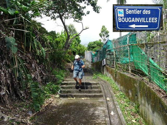 Poursuite par les escaliers et ruelles du Sentier des Bougainvillées