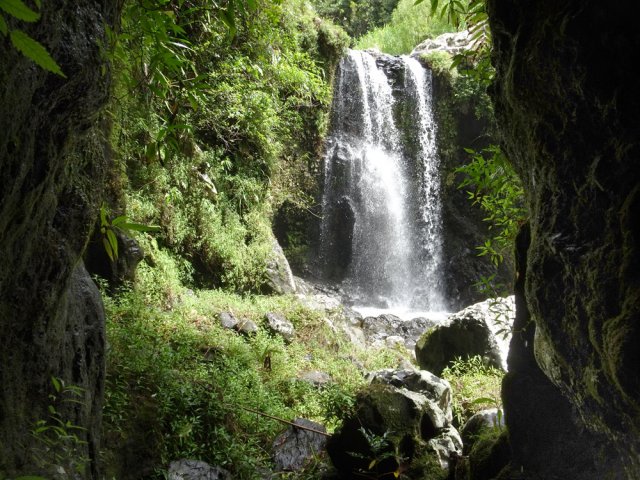 L'autre grotte en rive droite est plus facile d'accès
