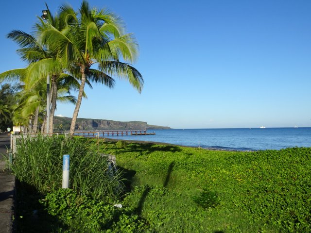 Au loin, le débarcadère, point d'arrivée de cette sortie
