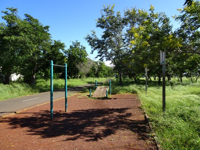 On passe près des ateliers du long parcours sportif