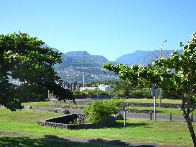 Retour au point de départ avec de belles vues sur l'entrée dans Mafate