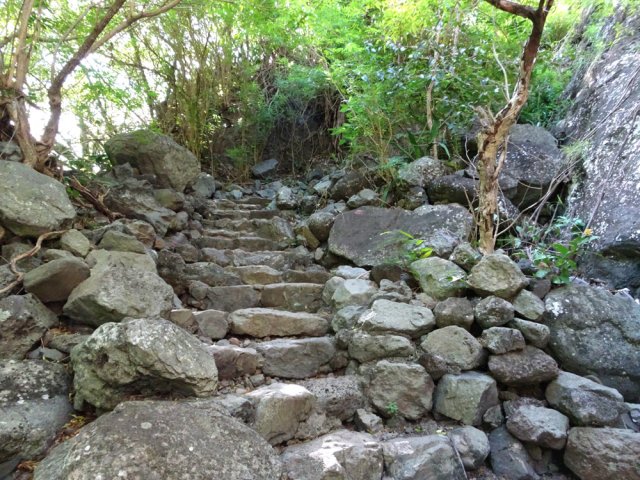 Montée assez forte vers le premier palier