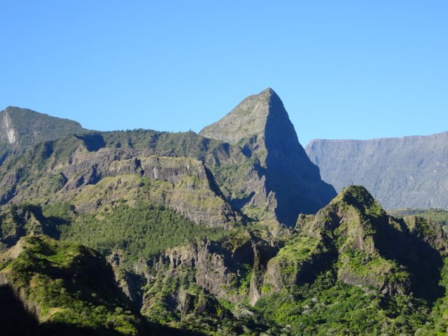 Splendides panoramas sur Grand Place et le Piton des Calumets