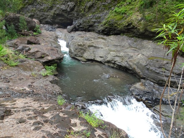 Tous ces canyons s'évitent en marchant sur les basaltes en rive droite