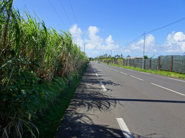 La seule portion de goudron de 500 m sur accotement cycliste