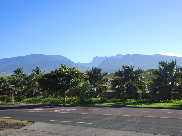 Ne pas manquer les nombreux points de vue en direction des sommets