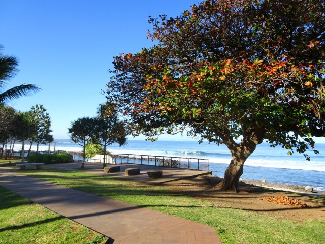 Une petite esplanade très utilisée par les passants