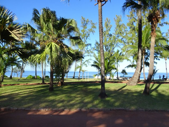 On profite déjà de la mer et du parc depuis le lieu de stationnement