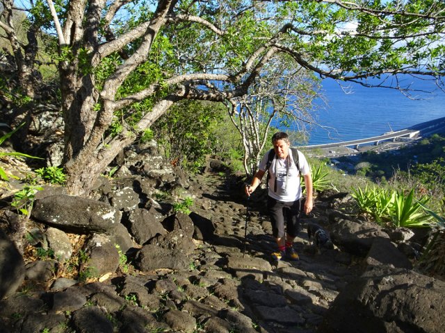 Beaucoup d'éboulis qui ont rétréci le chemin pavé