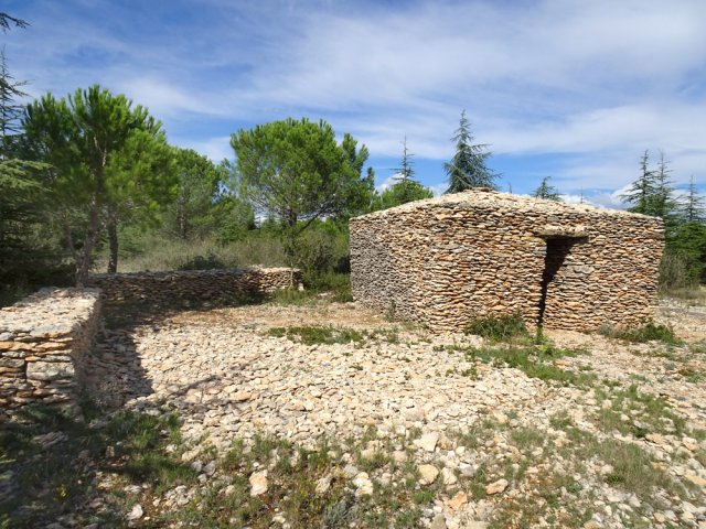 Une capitelle sans doute reconstruite entièrement