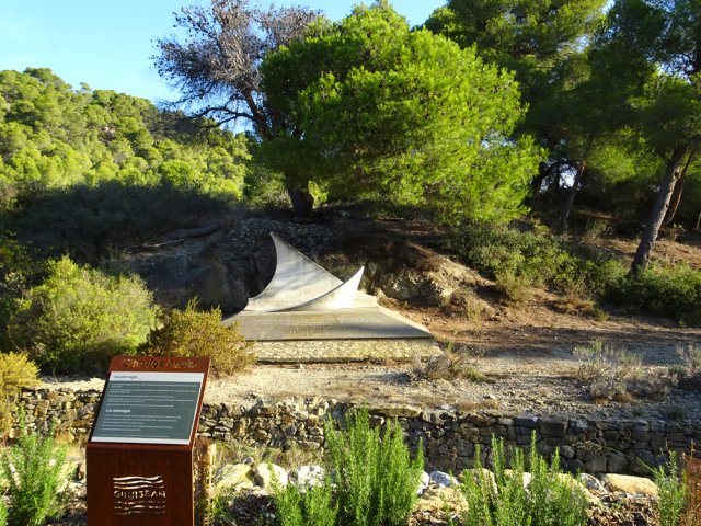 Monument à la mémoire des pêcheurs de Gruissan disparus en mer