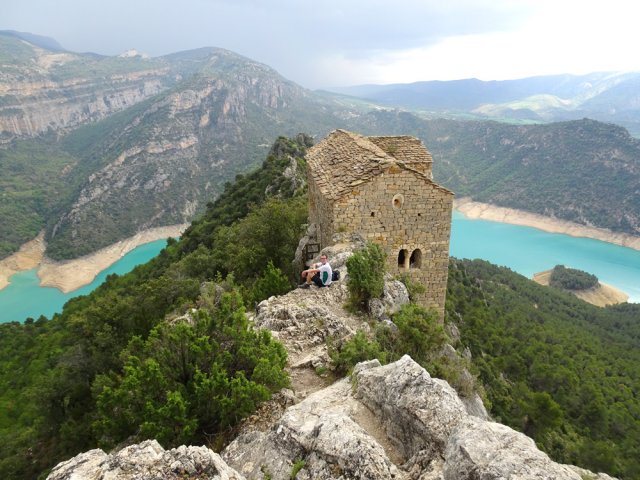En fin de randonnée, ne pas hésiter à rejoindre l'ermitage Santa Quiteria