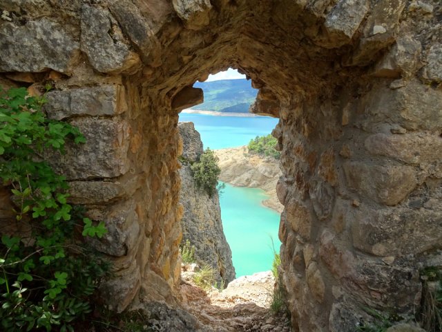 L'édifice résiste au temps qui passe