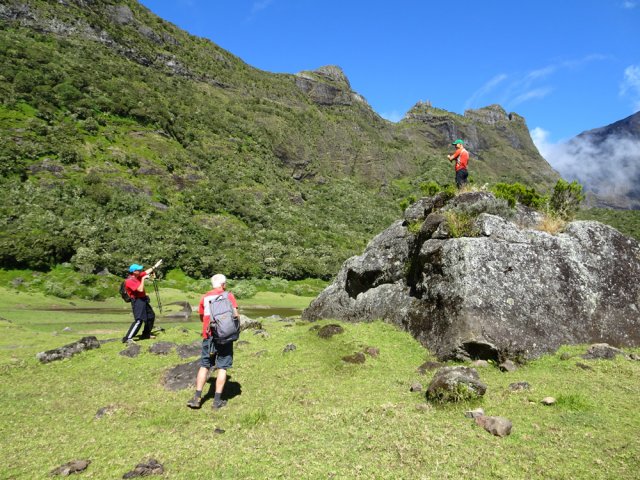 Quelques grosses roches dans les pâturages