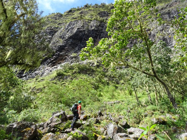 Le rempart est principalement composé d'orgues basaltiques