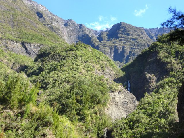 Point de vue sur la cascade du Bras de la Vierge depuis la passerelle
