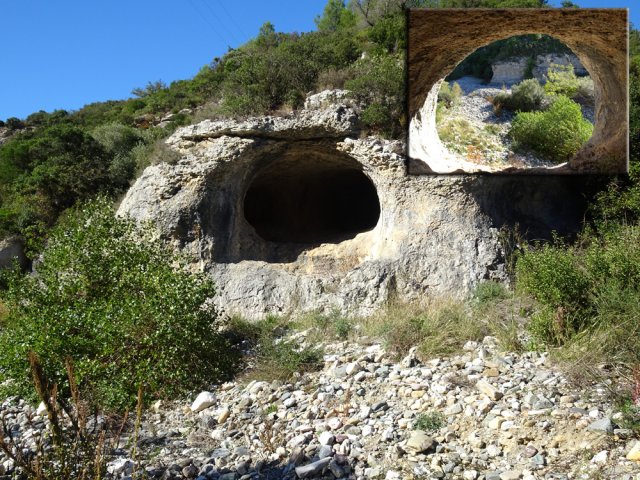Une grotte pour une courte halte durant la montée