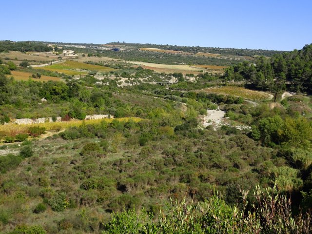 Vue d'ensemble sur le chemin parcouru depuis le point de vue sur Minerve