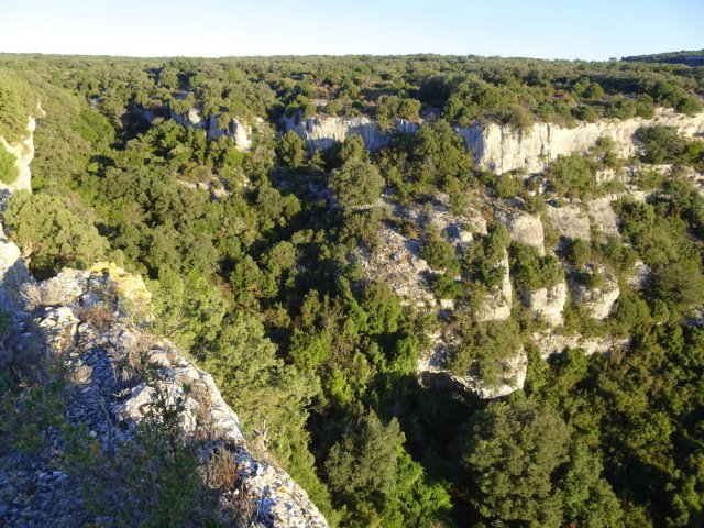Petit écart pour profiter des vues sur la vallée du Ruisseau de Coupiat