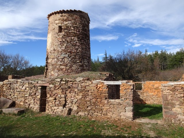 Le seul moulin à vent de France, destiné à la coupe du marbre, en cours de rénovation