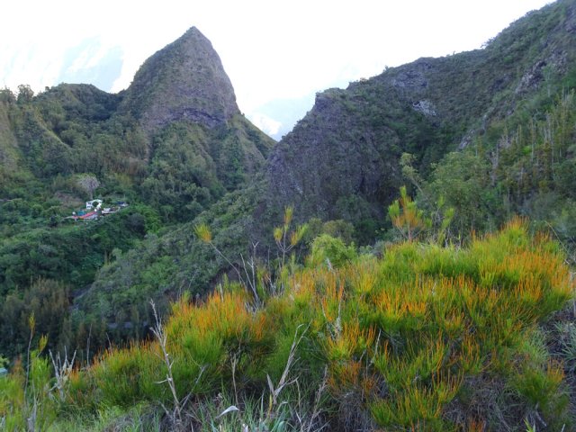 Le Piton Fougères est plus beau ensoleillé. Ne pas partir trop tôt