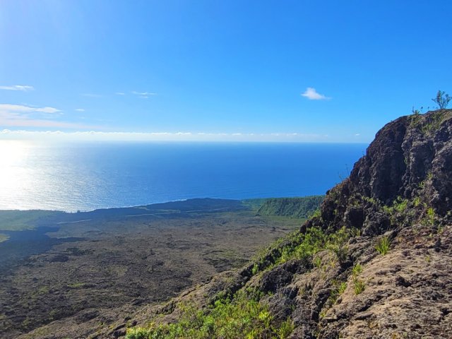 La coulée, depuis la bouche éruptive, est fantastique
