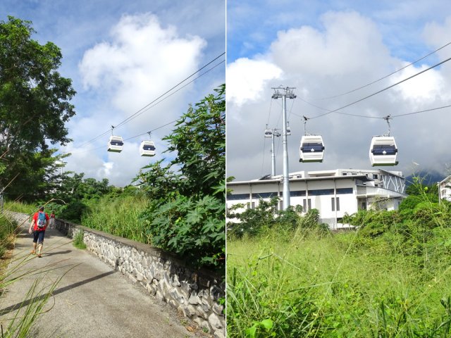 La montée s'accentue, toujours au plus près des cabines qui se croisent