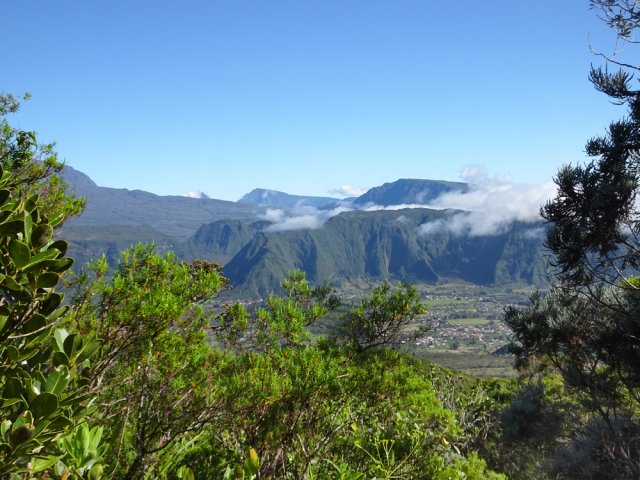 Les panoramas vont se multiplier au fur et à mesure de la grimpée