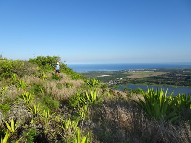 La crête dénudée jusqu'au Mont St-Pierre viewpoint