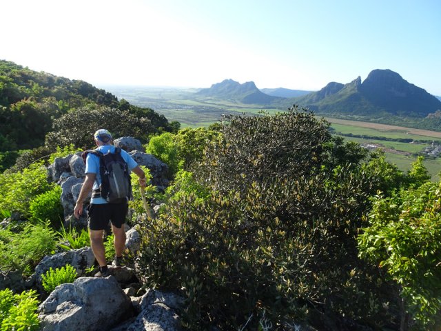 Quelques passages techniques sur roches assez stables