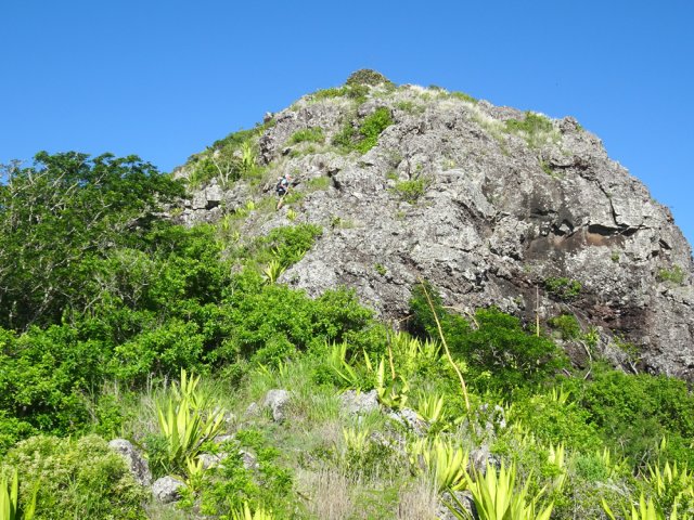 Le seul effort du retour consiste à remonter le piton rocheux