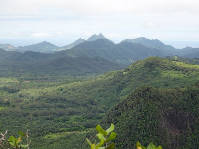 Par beau temps, on devine la plupart des sommets de Maurice
