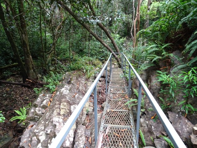 L'accès à la chute a été aménagé