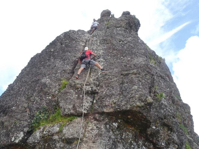 Une fois assuré, la grimpée est ludique