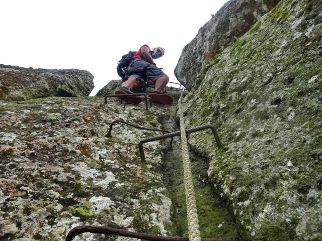 Tous les barreaux sont loin d'être neufs. Il vaut mieux éviter les plus anciens