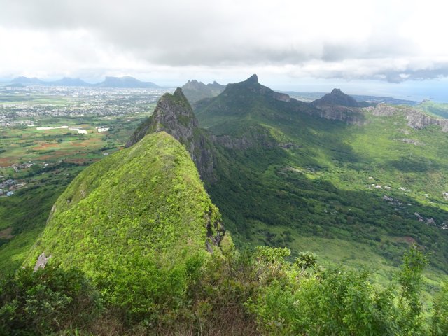 Crève Cœur et Grand Peak à l'ouest